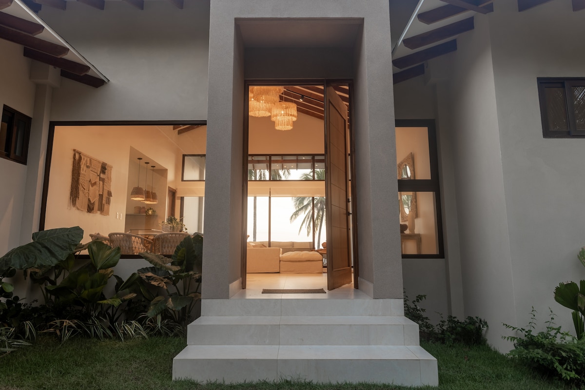 Entrada de Casa Zola